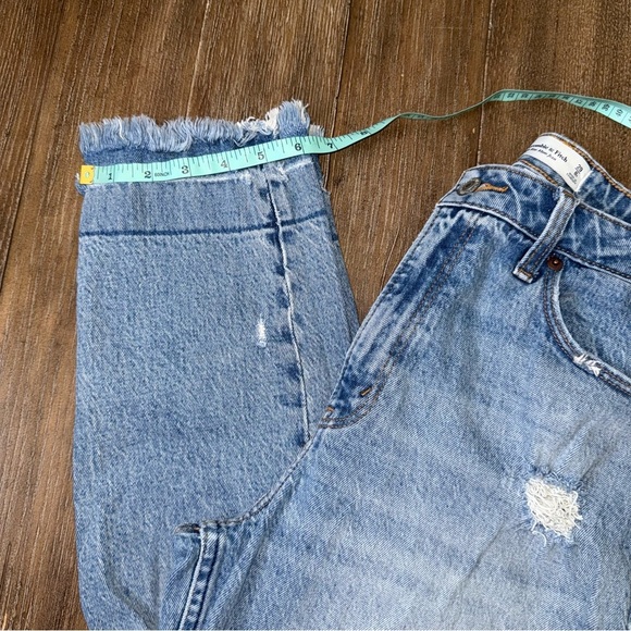 Abercrombie Curve Love High Rise Mom Jean - Picture 4 of 12